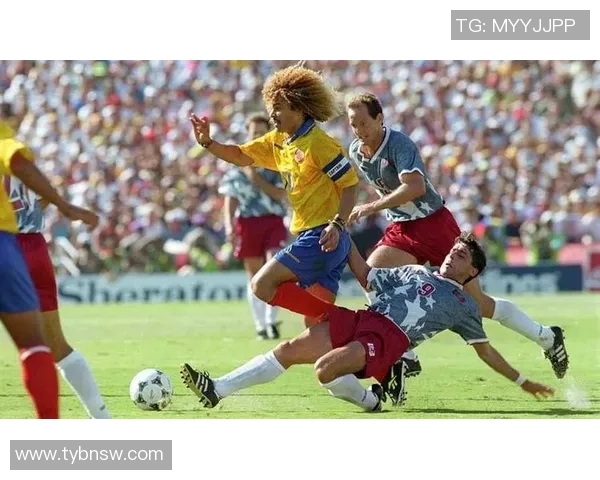 足球球星脸上毛发的奥秘与影响解析探讨